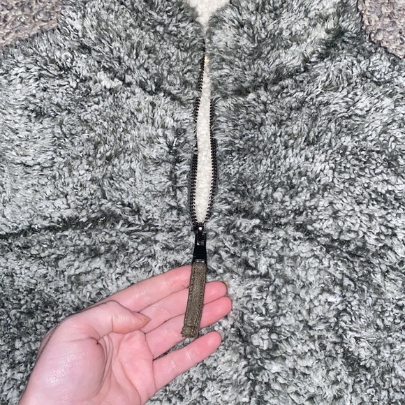 Quarter-zip fuzzy pullover - Picture 2 of 2